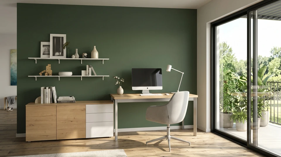 Bureau professionnel moderne avec deux postes de travail équipés d'ordinateurs portables et chaises ergonomiques noires